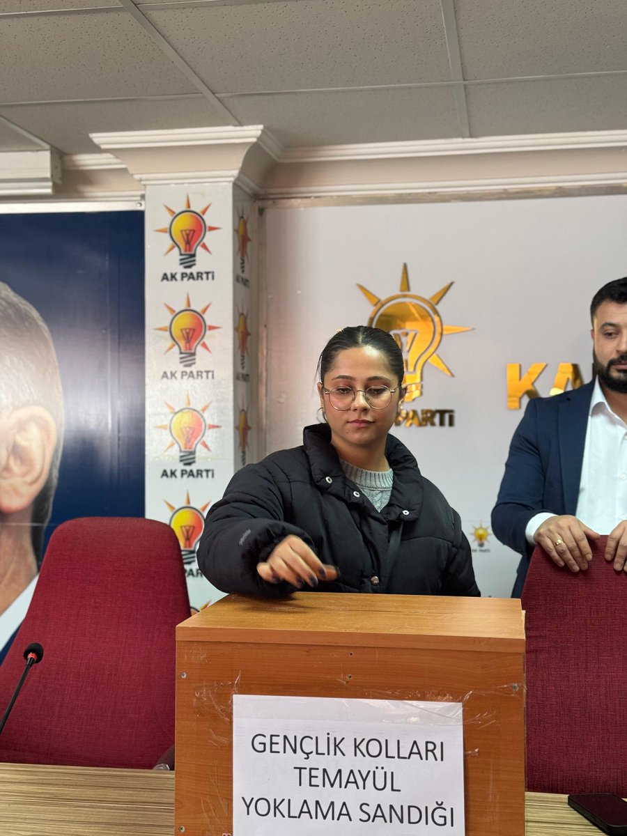 📍 TEMAYÜL 

Bugün Genel Merkez mkyk üyemiz ve İç Anadolu bölge koordinatörümüz sn. Mustafa YILDIZ başkanımızın katılımları ile İl Yönetim kurulu toplantımızı ve akabinde teşkilat temayül yoklamamızı gerçekleştirdik.

Şehrimiz, gençliğimiz ve teşkilatımız adına hayırlı olsun.