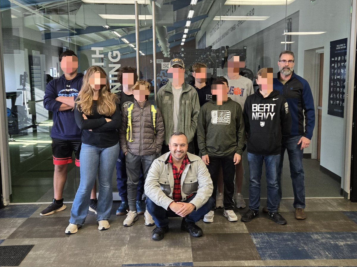 EstelaWildEd's tweet photo. Taught land navigation to a great group of young future leaders today. Thank you to the JROTC from the Southside Christian School. #mapandcompass @CAMMENGA @suunto #landnav #leadership https://t.co/8w7zFP7I7H