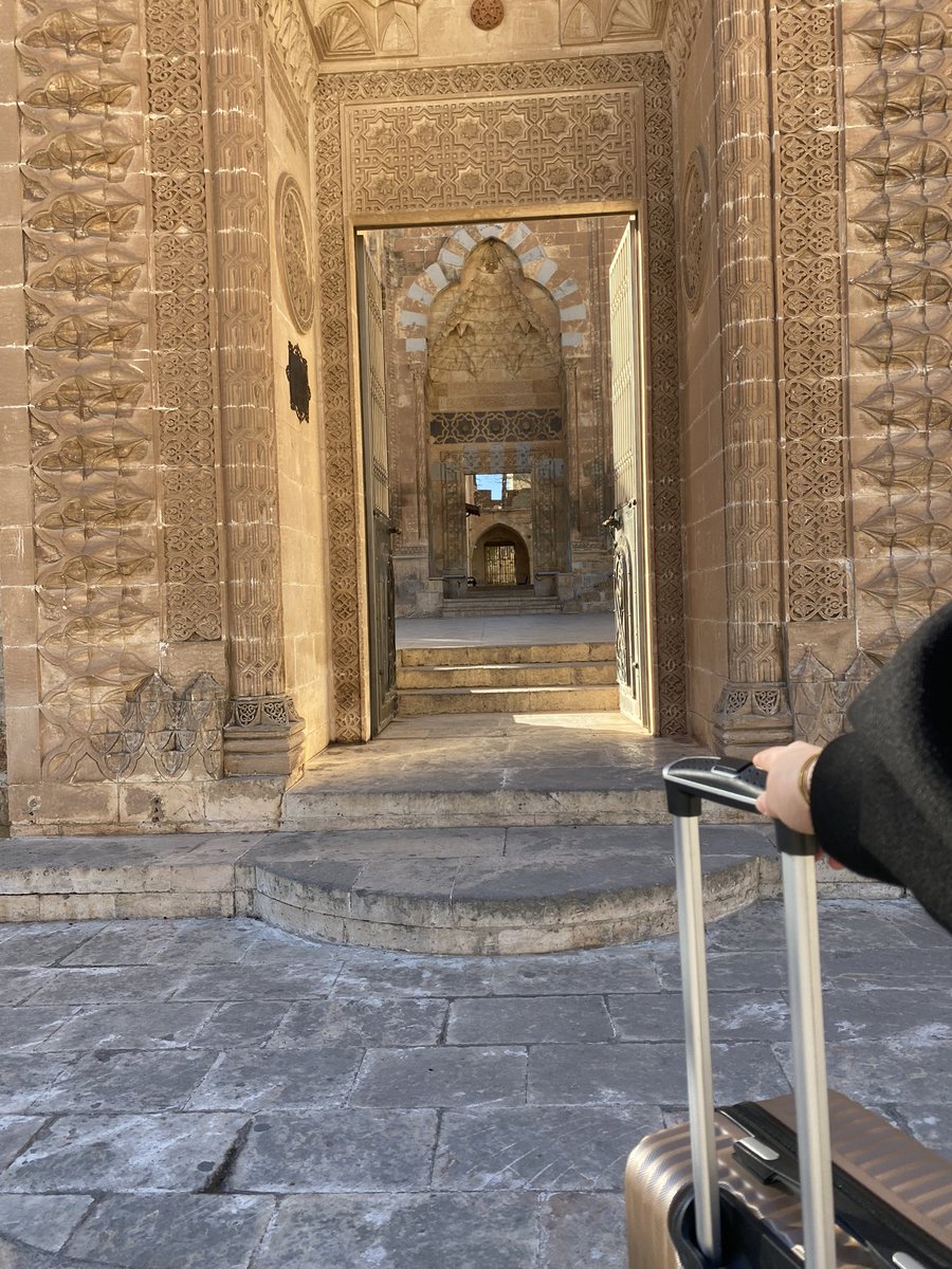 Uzakları çekiyor içim, çok uzakları..