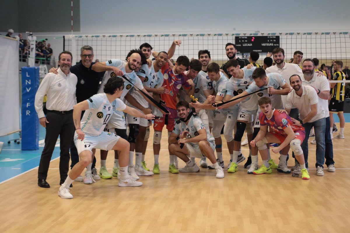 ToursVolleyBall's tweet photo. Bravo à notre MVP de ce soir Hermans EGLESKALNS, ainsi qu'à tous nos joueurs du TVB pour cette victoire !
📷Ln Matrat
#GoTVB #Saison2024 #AllezTVB #TousEnsemble #Volleyball #volley #TVB #toursvolleyball #LNV #MSL #tours #toursmétropole #cd37 #centrevaldeloire #errea https://t.co/31exRix348