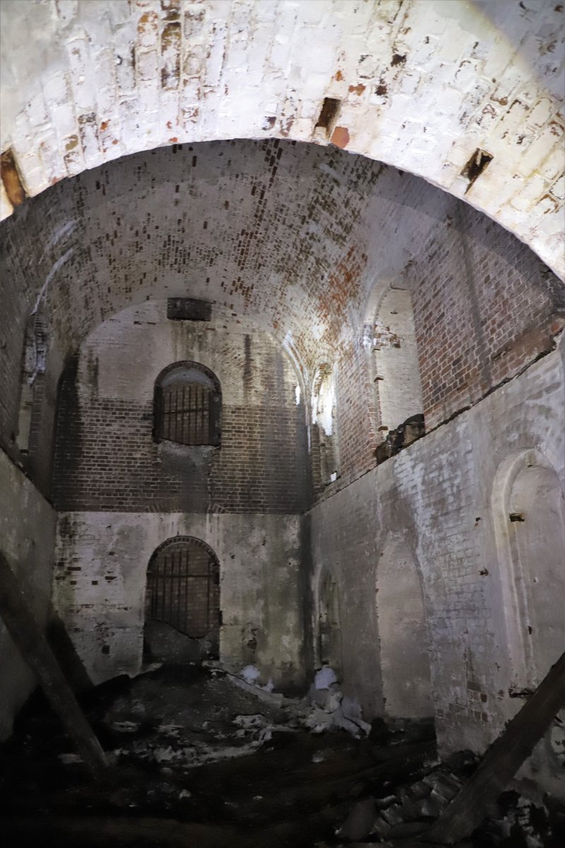 Clive Holden tweet media