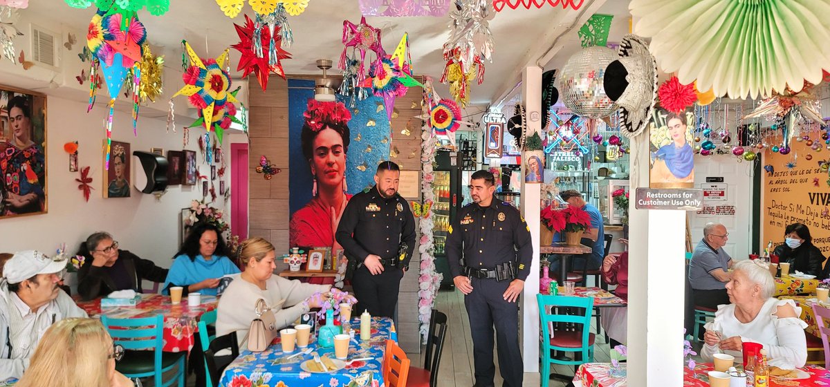 Dallas Police Chief Igo joined the UNIDOS team in a Senior Citizen's Holiday Safety Talk. Thank you Mrs. Alonzo &amp; Fridas Tacolandia for your continuous support.
