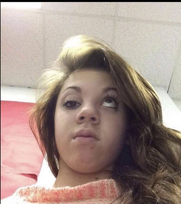 Alextrxm's tweet photo. moi toute la soirée qui va essayer de lire les tweet et de regarder les #MissFrance2025 en même temps : https://t.co/EwoWiFvFOe