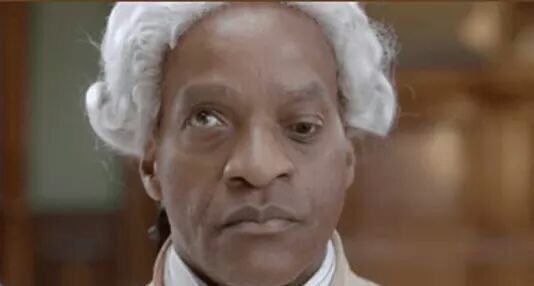 moi toute la soirée qui va essayer de lire les tweet et de regarder les #MissFrance2025 en même temps :