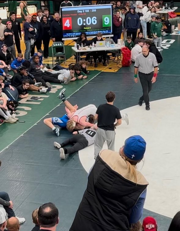 HollyBronchosAD tweet media