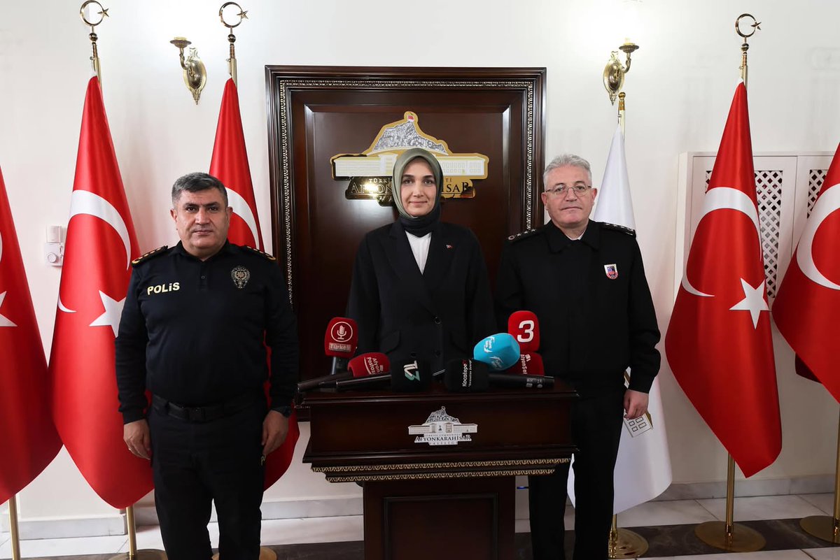 Afyonkarahisar’da 2024 Yılında Suçla Mücadelede Büyük Başarı! 🎯

🔹En fazla aranan şahısların yakalanmasında, 51 il arasında zirve!🚓

🔹Kişilere Karşı İşlenen Suçların Aydınlatma Oranı %99! 

Afyonkarahisar’ın huzuru ve güvenliği için ekiplerimizle durmaksızın çalışmaya devam