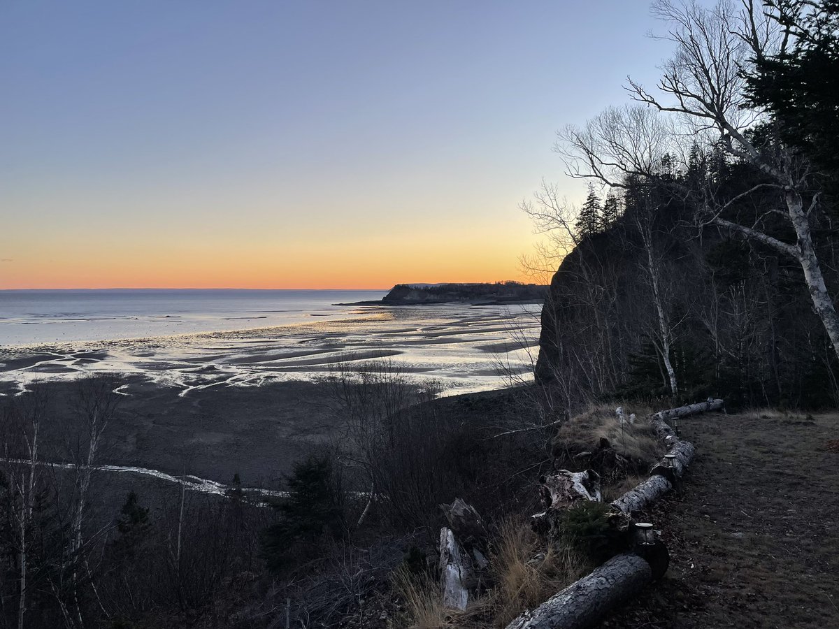 RaGaa's tweet image. In June sun sets at 10pm, in December…4:30pm 😜#NovaScotia #BayofFundy