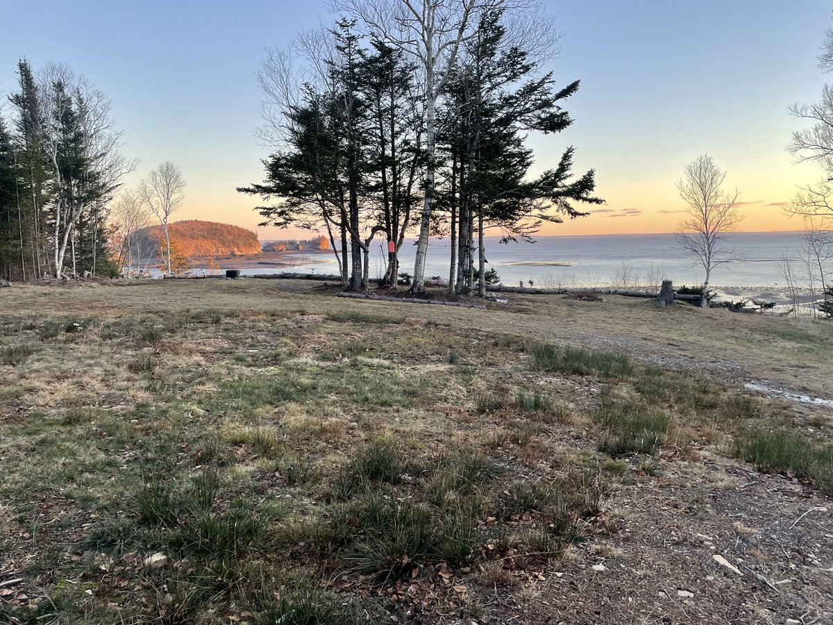 RaGaa's tweet image. In June sun sets at 10pm, in December…4:30pm 😜#NovaScotia #BayofFundy