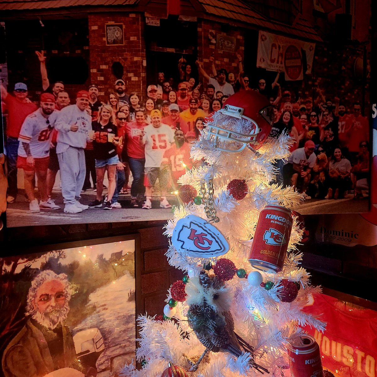 The tree is up! Please bring any new, unused toys for Poe's toy drive tomorrow! 

P.s- Feel free to bring a Chief ornament for the tree as well if you want! See you tomorrow!