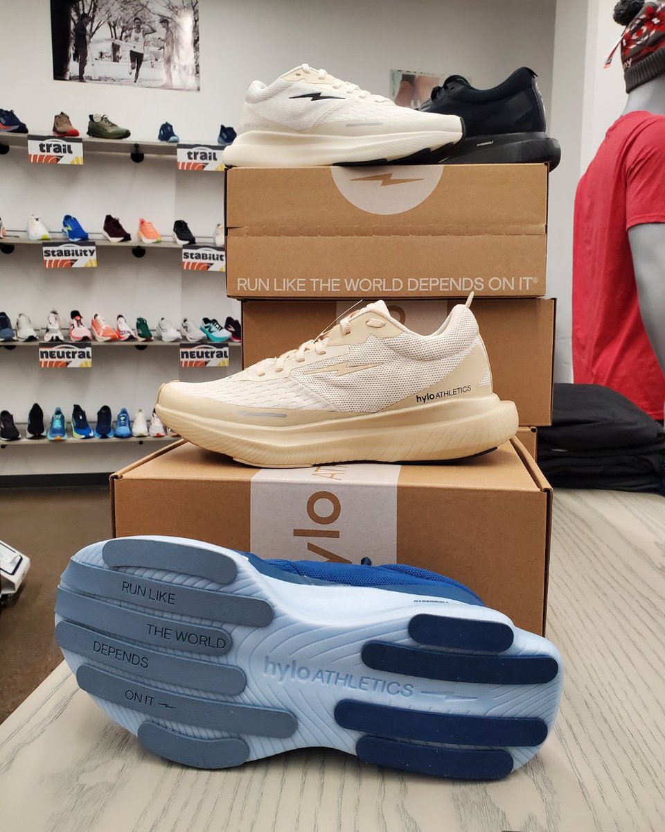 Run605's tweet image. Now launching Hylo Athletics at 605 Running Company!

Hylo Impact
Drop: 8mm
Best for: Everyday miles
Support: Neutral (but stable)
Cushion: Balanced

RUN LIKE THE WORLD DEPENDS ON IT.

#run605 #hyloathletics #siouxfalls