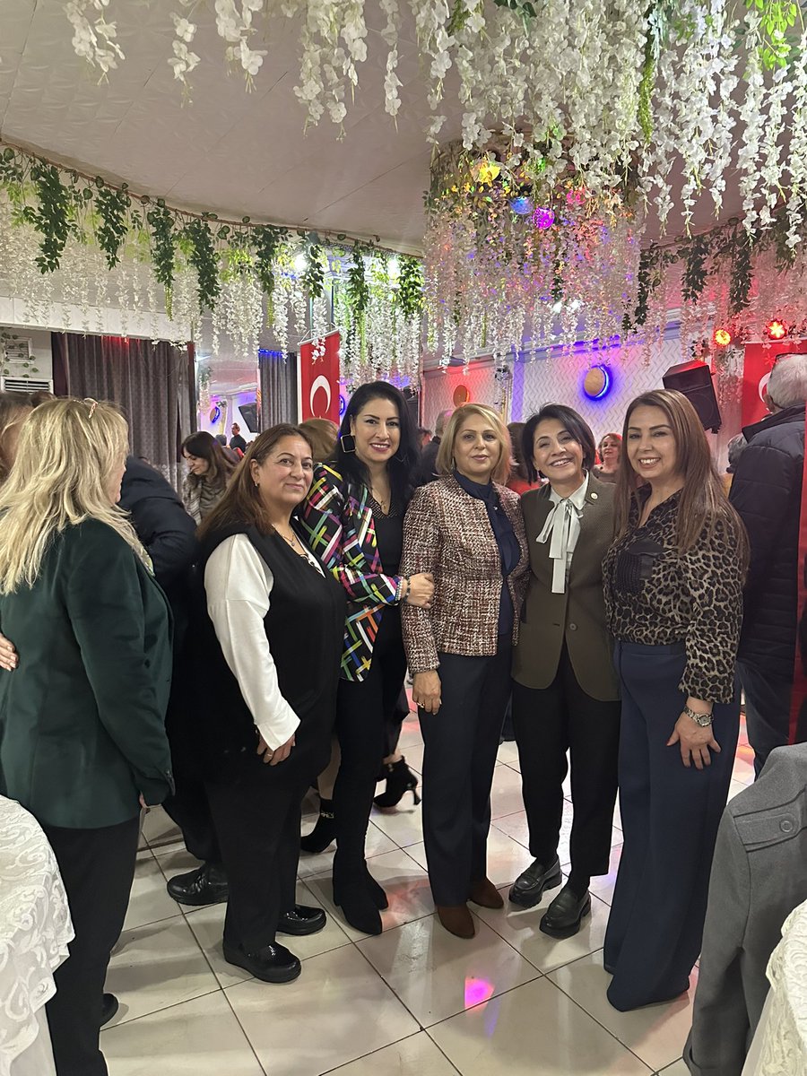 aylinyaman_'s tweet photo. “Demetevler Halk Buluşması” etkinliğindeyiz…
@CHPYenimahalle 
@AKDOGANumut https://t.co/0q5mUNRj0j