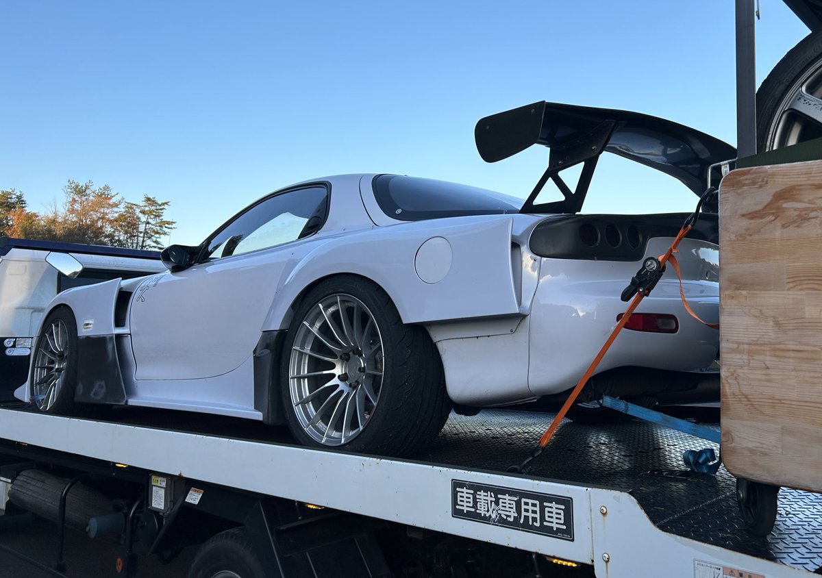180_kanon's tweet photo. 初めて好きになった車で、
ずっと憧れてた車

2024.12.08
そんな車でチャレンジさせて貰った
今年最後のクリアランス走行会。

私は私の人生で良かった‼️‼️‼️‼️

#RE雨宮
#末永正雄
#さつま島美人 #teamIBMS https://t.co/6mKlrhc4E1