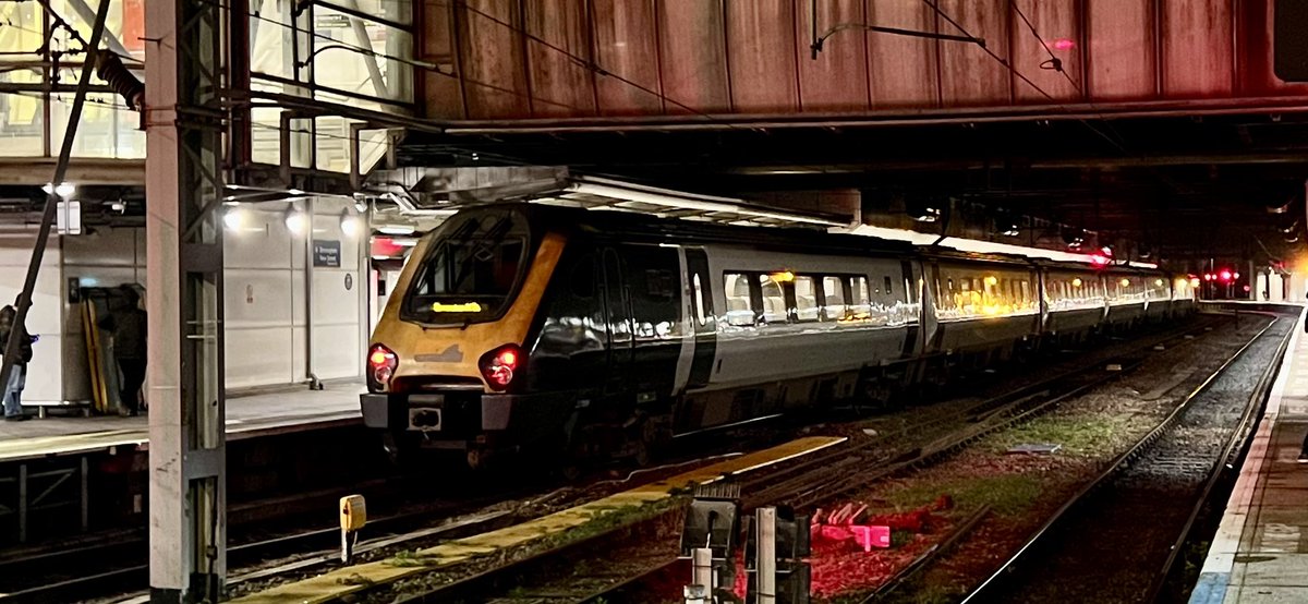 PlatformEdge1's tweet image. Quick trip into Birmingham on the last Avanti Voyager!

Been on a lot of these with Avanti and they are quite good #Class221 #voyager