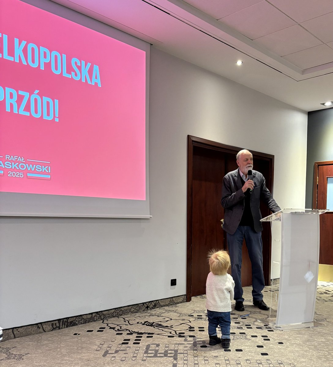 Marcin Bosacki (@marcinbosacki) on Twitter photo Dziś w Poznaniu Rada Regionu <a href="/POWielkopolskie/">Platforma Obywatelska Wielkopolskie</a> z jednym mocnym postanowieniem: zrobimy wszystko, by kolejnym prezydentem został Rafał <a href="/trzaskowski_/">Rafał Trzaskowski</a>
(Drugim bohaterem spotkania był mały Leon - dzięki za zabawę 😉) Dziś w Poznaniu Rada Regionu <a href="/POWielkopolskie/">Platforma Obywatelska Wielkopolskie</a> z jednym mocnym postanowieniem: zrobimy wszystko, by kolejnym prezydentem został Rafał <a href="/trzaskowski_/">Rafał Trzaskowski</a>
(Drugim bohaterem spotkania był mały Leon - dzięki za zabawę 😉)