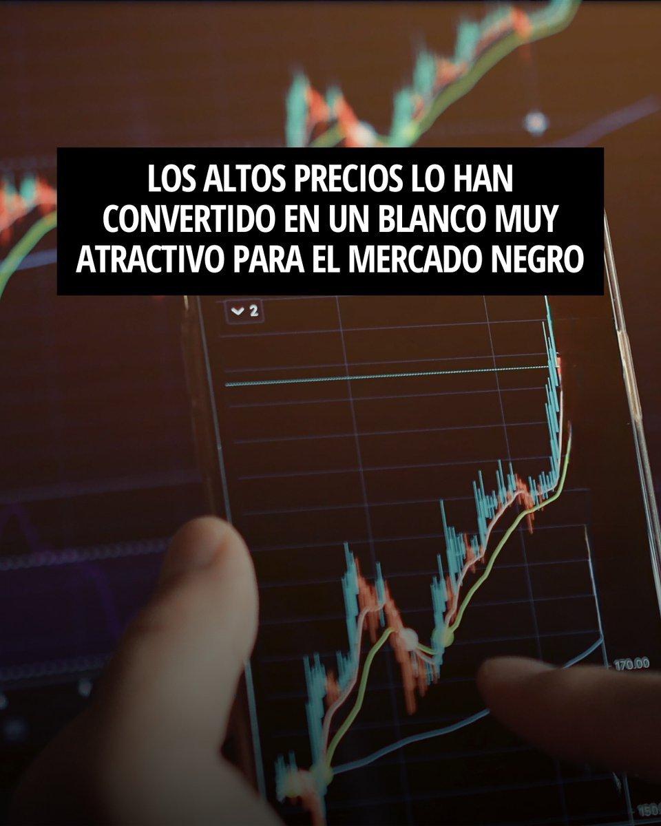 TranscardES's tweet photo. 🚨 El robo de gasoil ha aumentado alarmantemente en Europa.

💰🔍 Su precio sigue en aumento y lo convierte en un objetivo muy atractivo para los delincuentes. La facilidad con la que se puede sustraer y la gran demanda del mercado negro, hace de los camiones un blanco fácil. https://t.co/xzQ5ICdtvo