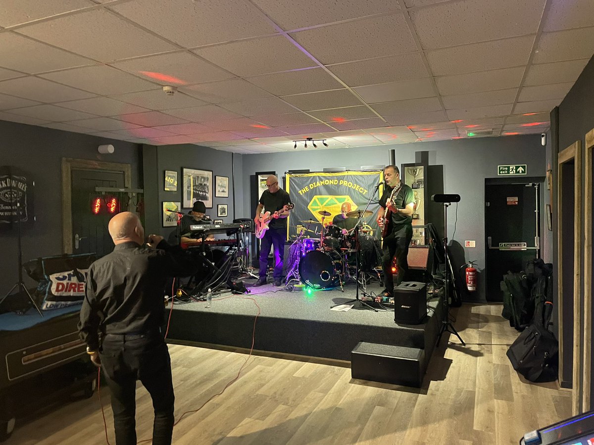 FishChipsFooty's tweet image. Thank you @eastbourneuafc for inviting me down to their #Xmas party tonight @TheOvalArena3G Lovely to catch up and enjoy music by the excellent #reggae group #diamondproject Happy Xmas to everyone at the club.

#eastbourne #sussex @VisitEastbourne #football #nonleague @TheSCFL