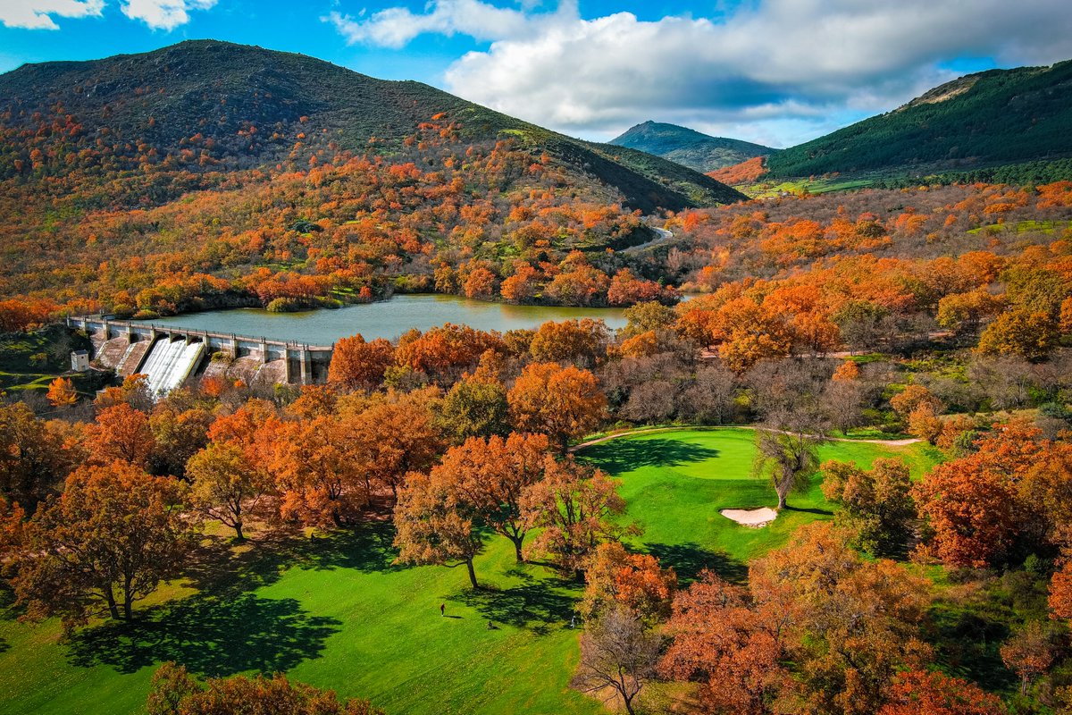 ¿Sabías que hay una presa a la izquierda del hoyo 14?