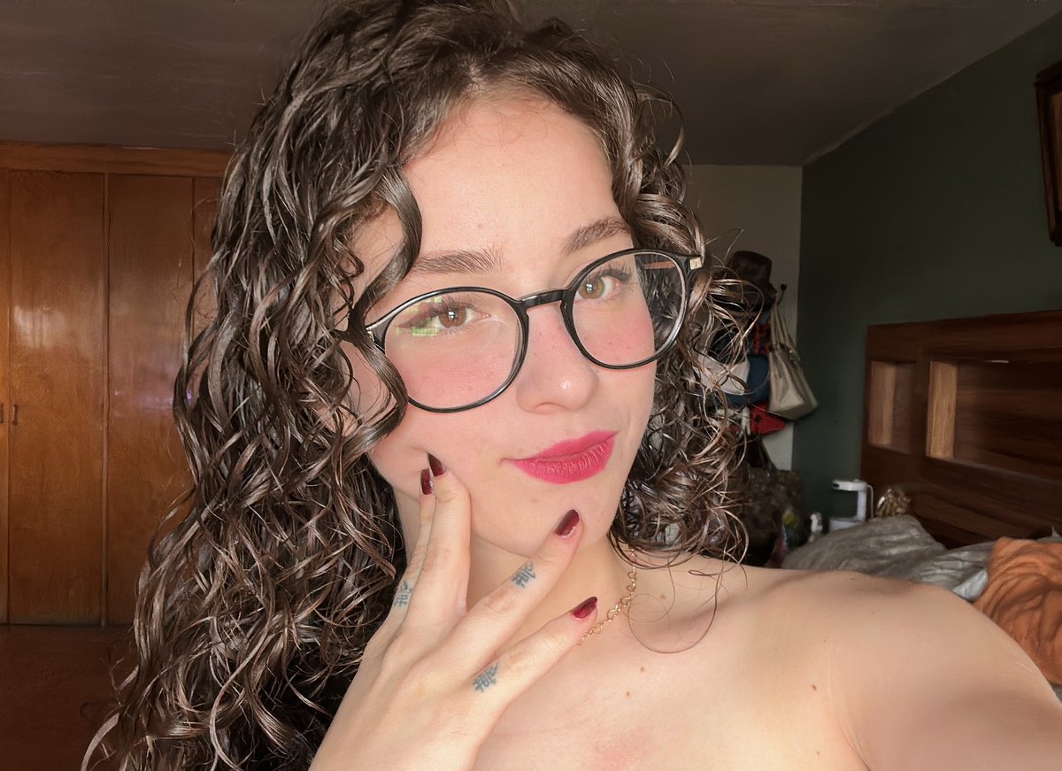 giselleglezv's tweet image. twitch.tv/giselleglezv 💜🛐