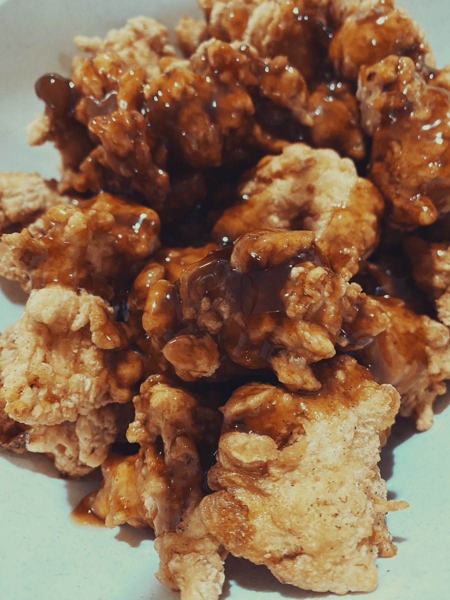 Cooking some orange chicken after a long week 👨‍🍳 (the chicken is easy to make... the homemade orange sauce though, not so much 😵‍💫)