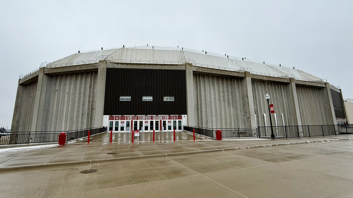 DakotaDome from all angles 📸

📍 Vermillion, SD
🏫 South Dakota 
🕰️ Opened in 1979
🪑 9,100 seats

#GoYotes