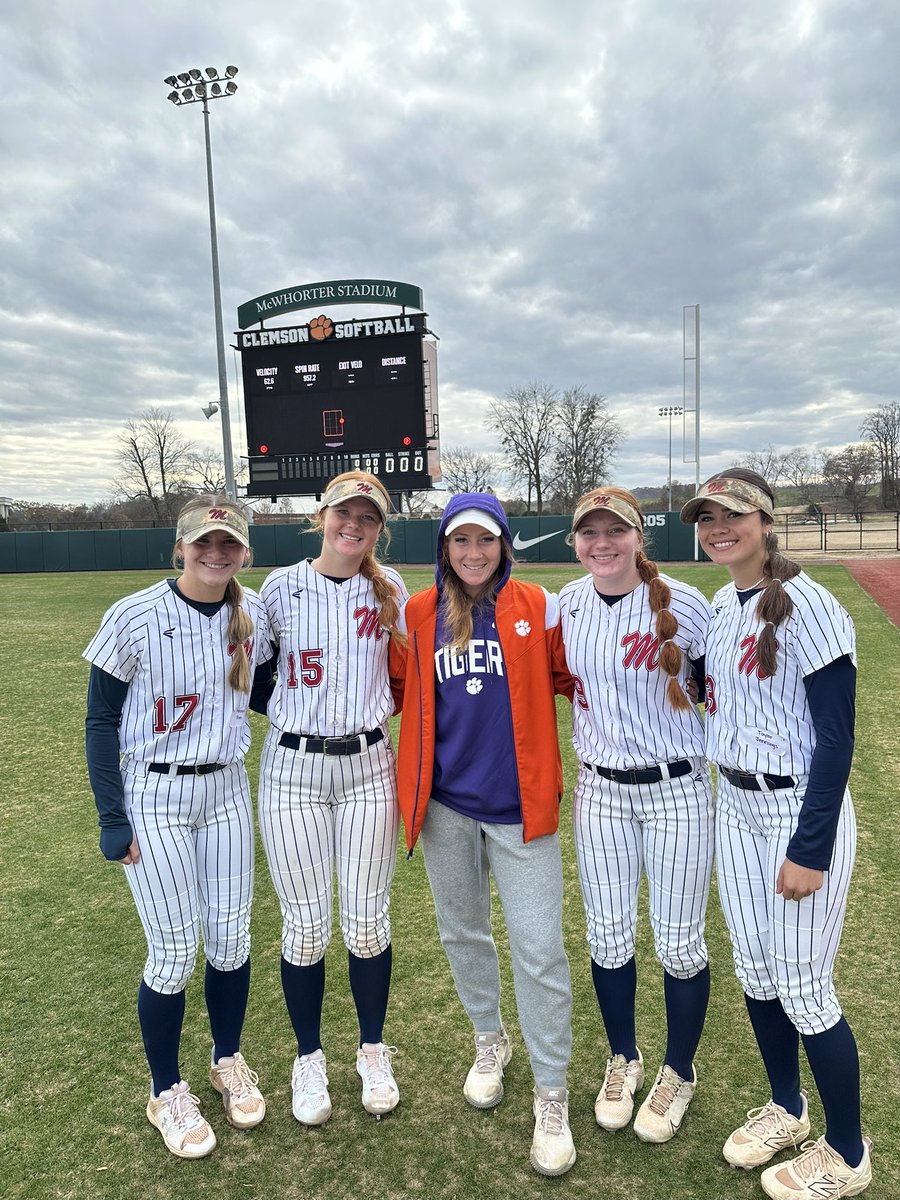 Jewel Cooper (@jewelcooper2027) on Twitter photo Thank you <a href="/clemsonsoftball/">Clemson Softball 🥎</a> for an amazing camp today i had a great time learning new things and meeting new people! Thank you <a href="/clemsonsoftball/">Clemson Softball 🥎</a> for an amazing camp today i had a great time learning new things and meeting new people!