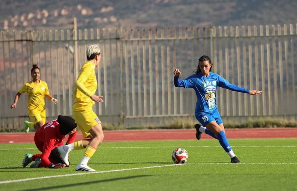 Lesvertes_dz's tweet photo. Naïma Lamari 🔟 🔝
#CFAvsJFK #CFAKBOU 💙🤍 https://t.co/3ffJDhFtrb