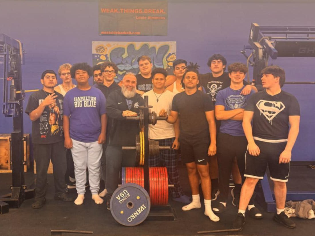 flack_robb27662's tweet photo. Had a great day today at Eaton Barbell at their deadlift seminar and I’m proud to say that I represented the Big Blue and deadlifted 405 and 500 @BigBlueFB https://t.co/W8r2sUiZ3z