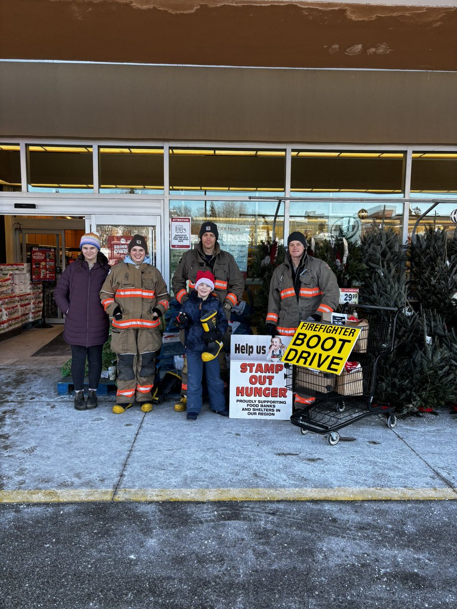 Orillia Firefighters (@orilliapffa) on Twitter photo This morning, members of <a href="/OrilliaFire/">Orillia Fire</a> collected food and donations for local organizations. We are thankful for all the community’s support 🎄🎁 This morning, members of <a href="/OrilliaFire/">Orillia Fire</a> collected food and donations for local organizations. We are thankful for all the community’s support 🎄🎁
