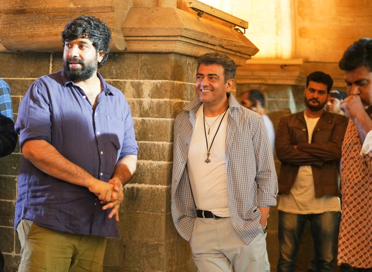 Erratic_Engima's tweet photo. THALA #AjithKumar From GBU Last Day Shoot 💥💥💥💥 

HE IS BACK 🔥🥵 OG KADHAL MANNAN 🫡🔥🔥🔥🔥🔥🔥

#GoodBadUgly #AjithKumar #AjithKumarRacing https://t.co/3XQntADQhT
