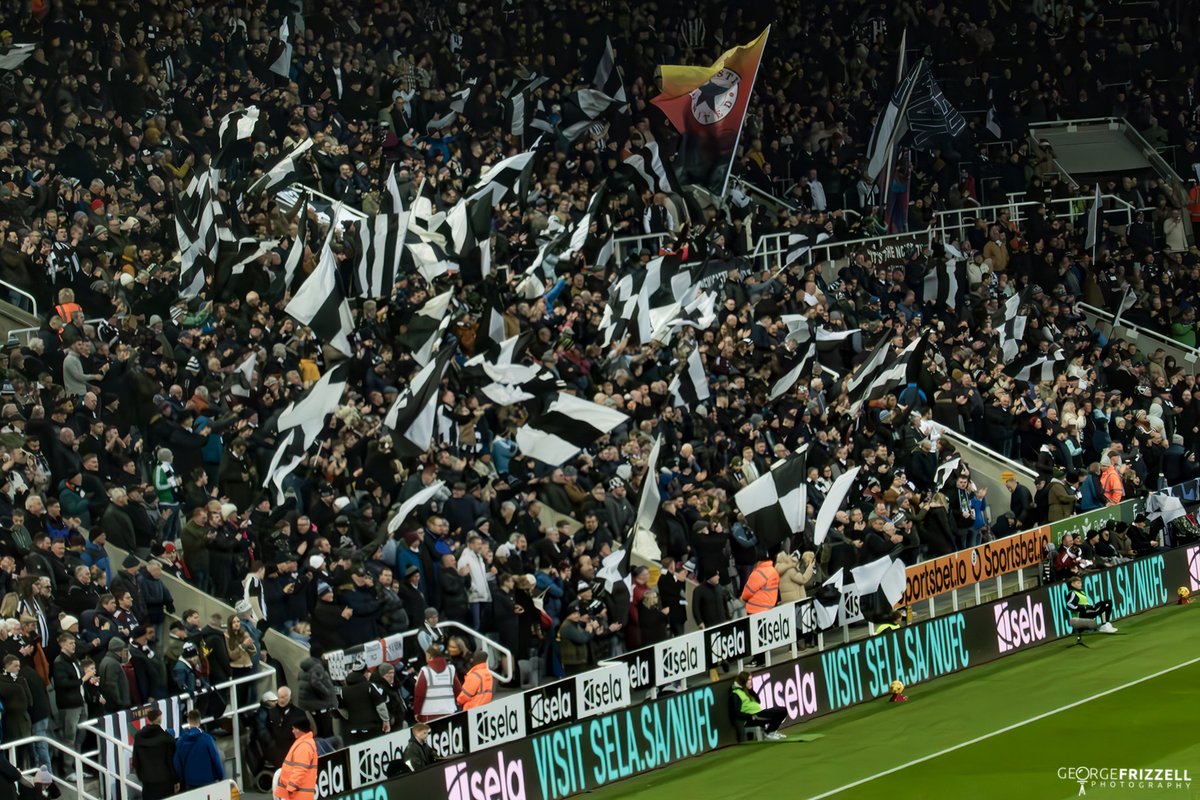 toonarmy59's tweet image. Wor Flags getting their message across in support of NUST and the FSA campaign of Stop Exploiting Loyalty- the players performing on the pitch with a comfortable win against the Foxes @worflags @nufctrust @Nusc2023 @NUFC #stopexploitingloyalty #NUFC #NEWLEI #toonarmy