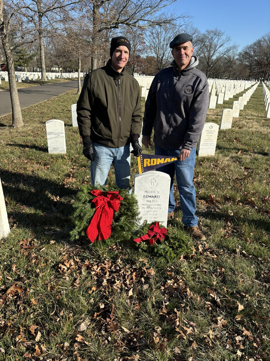 Phillybrickie1's tweet photo. Wreaths Across America 2024
@WreathsAcross 
@RomanCatholicHS https://t.co/vKfkFRmutj