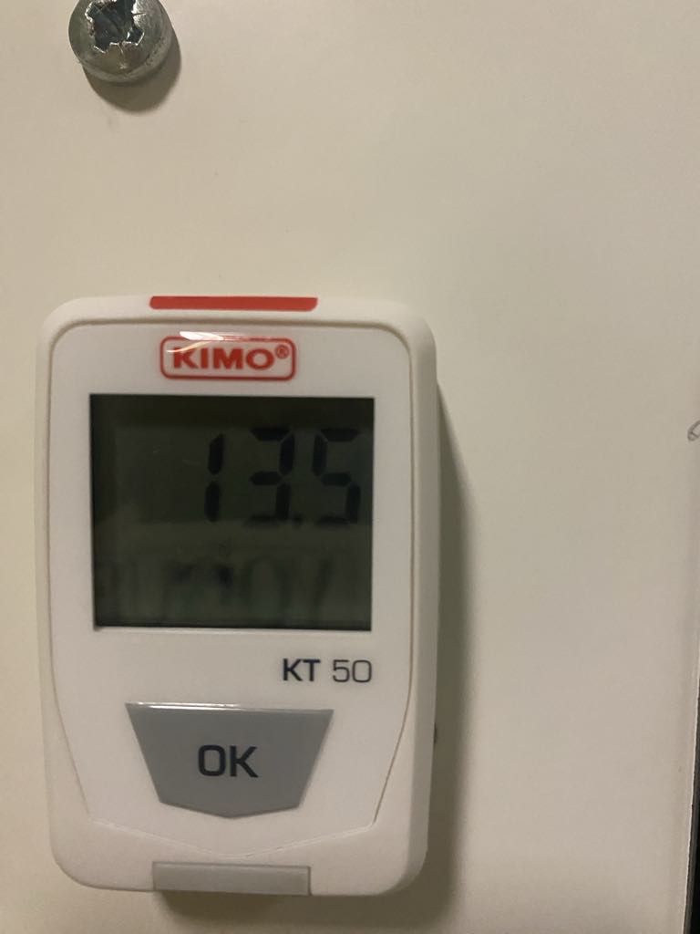 PDohen's tweet photo. Ça se passe dans une chambre d un patient d un hopital public de Bretagne ...

13,5 degrés 

Les patients dorment avec leur blouson ...

Voilà l état de nos hôpitaux en France ...
#Hopital #Bretagne https://t.co/qDVeiFYH0f