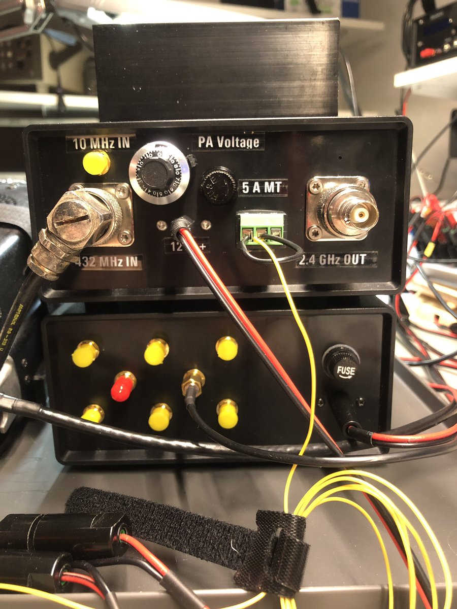 dm5tu's tweet photo. @amsat_sm #homemade #AMSATDL downxtvr with all options wired=#sglabs upxtvr and 20w pa with all options wierd=#qo100 DANKE @amsatdl ✊ https://t.co/f4azat2tkd