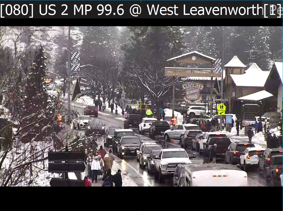 The Village of Lights is bustling, so you can expect lots of traffic and longer travel times on US 2 through Leavenworth today. Please be patient and stay alert! 🎄