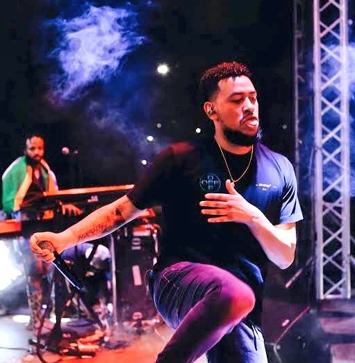 AKA should have been here to be the opening act for the Chris Brown concert.

🕊RIP Kiernan Forbes, the molti-talented 🇿🇦🇿🇦🇿🇦