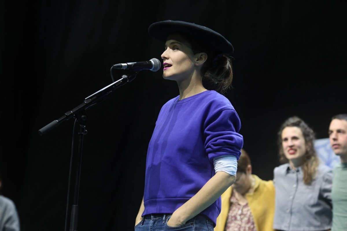 Zorionak Alaia Martin Etxebeste, Gipuzkoako Bertsolari Txapelketako txapelduna! Baita Andoni, Ane, Aner, Beñat, Eneritz, Nerea eta Oihanari ere, egindako saio ederrarengatik! #GBT24