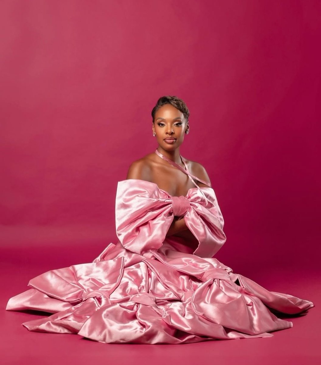 SoIfU2's tweet photo. MARTINIIIIIIQUEEEEEEE #MissFrance #MissFrance2025 https://t.co/ToaVOw857m