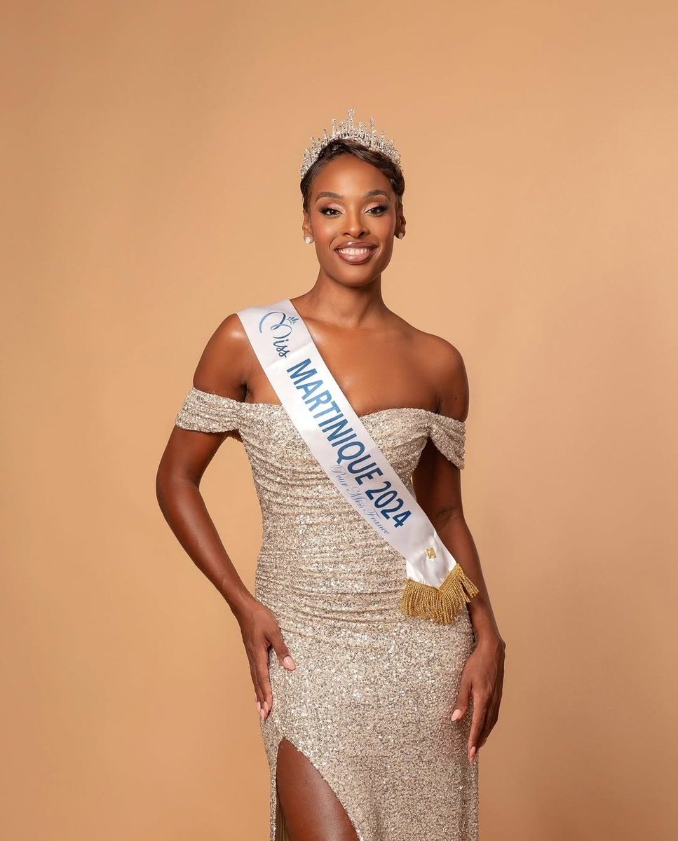SoIfU2's tweet photo. MARTINIIIIIIQUEEEEEEE #MissFrance #MissFrance2025 https://t.co/ToaVOw857m
