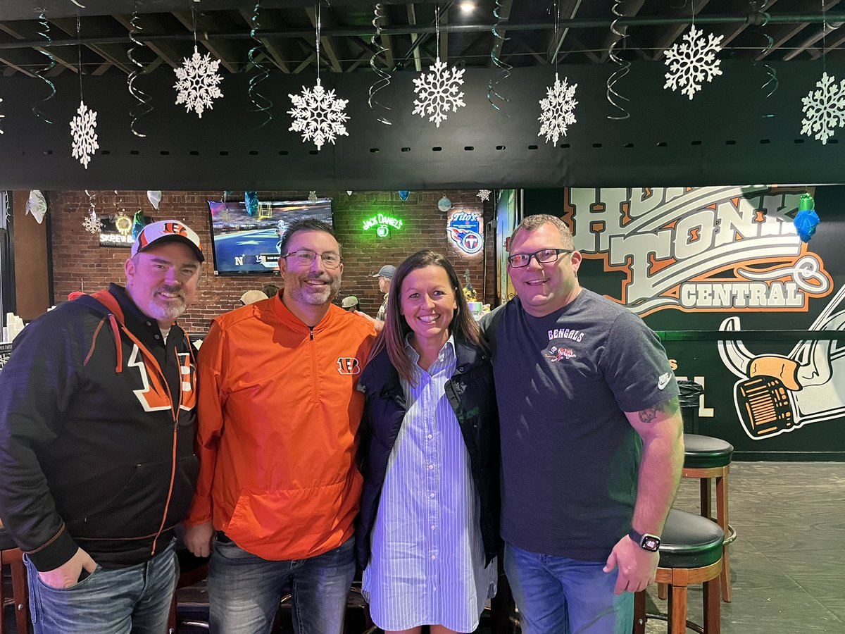 goreds42's tweet image. Hey @crsrdschurch we are having an unofficial meet up in Nashville! Truly Crossroads Anywhere! @fitzstephens @afitz67 #whodey #churchfamily