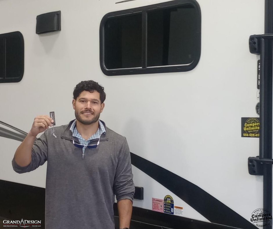 CampersUnlimitd's tweet photo. Congratulations to Dan Moreno from Newnan , Ga. on your Reflection by Grand Design! Sales lady Babs Alvarez was happy to help this sweet customer!  Thank you for traveling the extra miles to shop at our Oxford location! With keys in hand let the good times roll! https://t.co/paiQG7W3ew