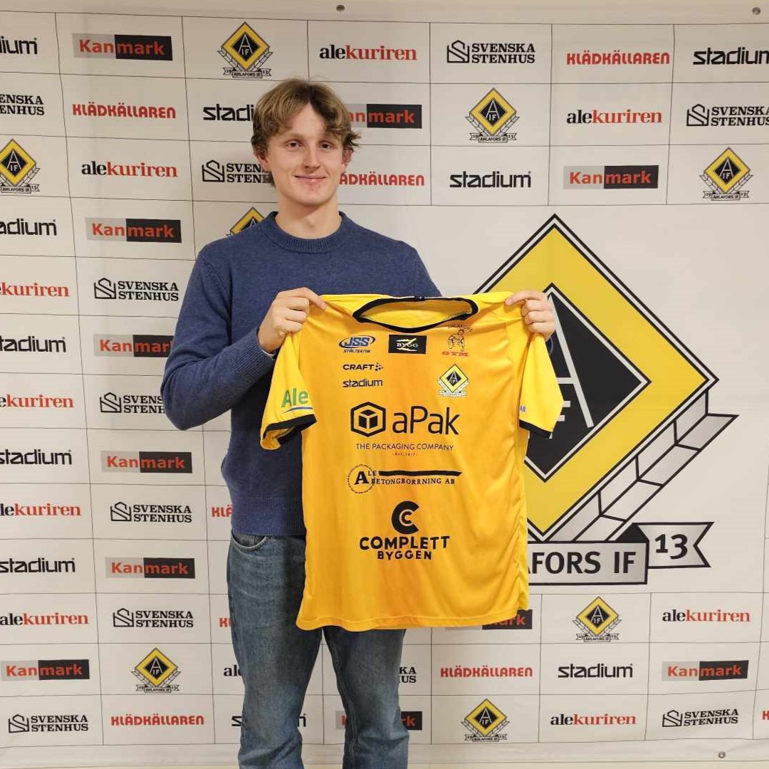 Vi vill med glädje presentera - Årets första nyförvärv - Herrlaget!

In och läs mer om Felix på vår hemsida:

ahlaforsif.se/arets-foersta-…

#Gulsvartgemenskap #Herrlaget 🖤💛