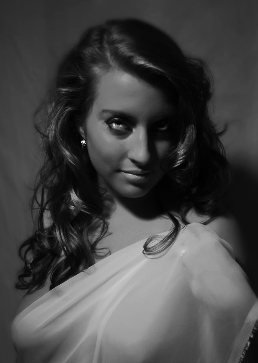 She's just a little dangerous. I lovingly refer to her as "The Cobra"... two time @GirlsOfTheCon calendar girl, Brianna.