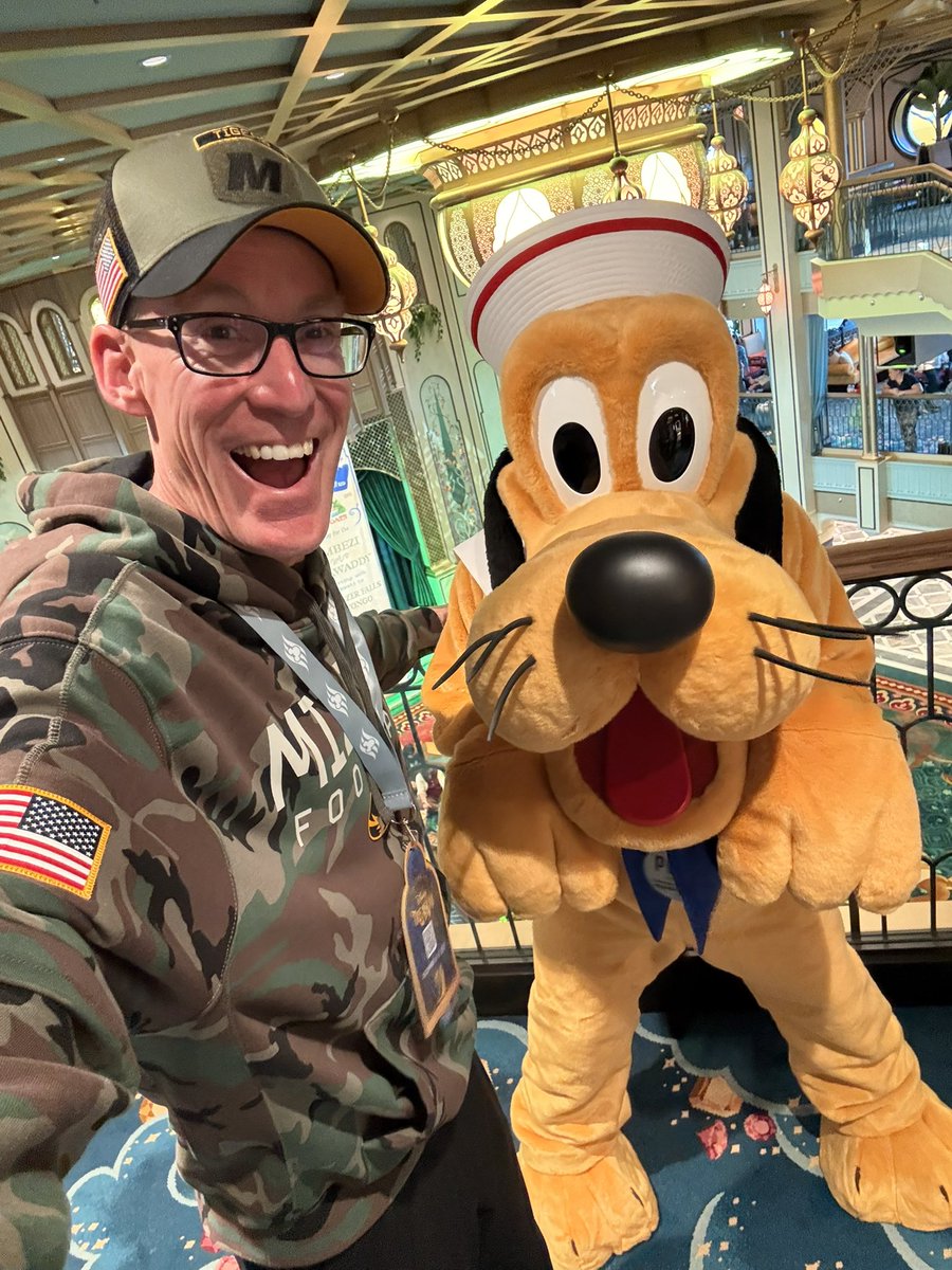 BeOurGuestMike's tweet photo. Whatβs up, Dog? Pluto is here! #DisneyTreasure #TreasurePreview #DisneyCruise #DCL #DisneyHosted #WaltDisneyWorld #WDW #AnimalKingdomLodge #cruise #Epcot #travel #podcast #BOGP #MagicKingdom #Apple #ShotOniPhone https://t.co/kXs0Ndh2nq