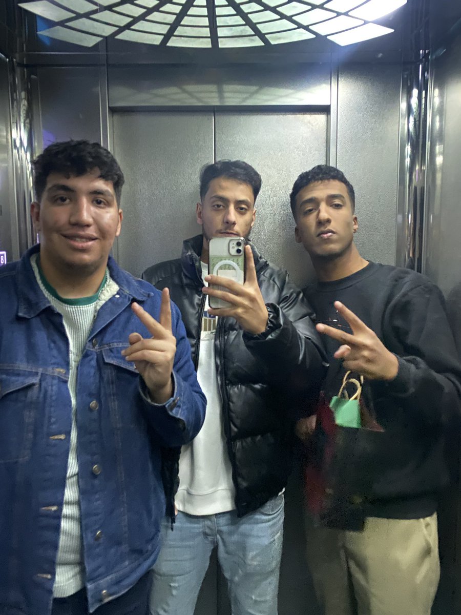 فَإن تماديتُ
فاغفِر إنَّني بشرٌ، 
وإِن غفرتَ 
فَأجزل إنَّك الله
٩ December •