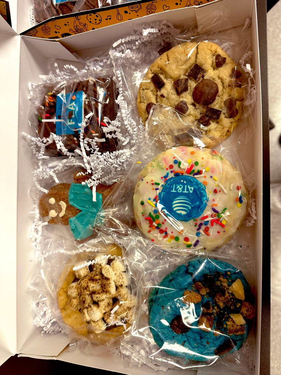 Thank you so much <a href="/One_FLA/">OneFLA</a> for these sweet treats! The Cortez team will definitely enjoy these 🩵