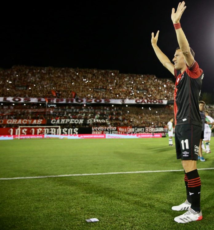 El último partido de nuestro último ídolo, fue un lunes y a estadio lleno..
Nunca mas vuelvan a intentar compararse, somos el mas grande del interior y la mejor hinchada siempre la tuvimos nosotros❤️🖤