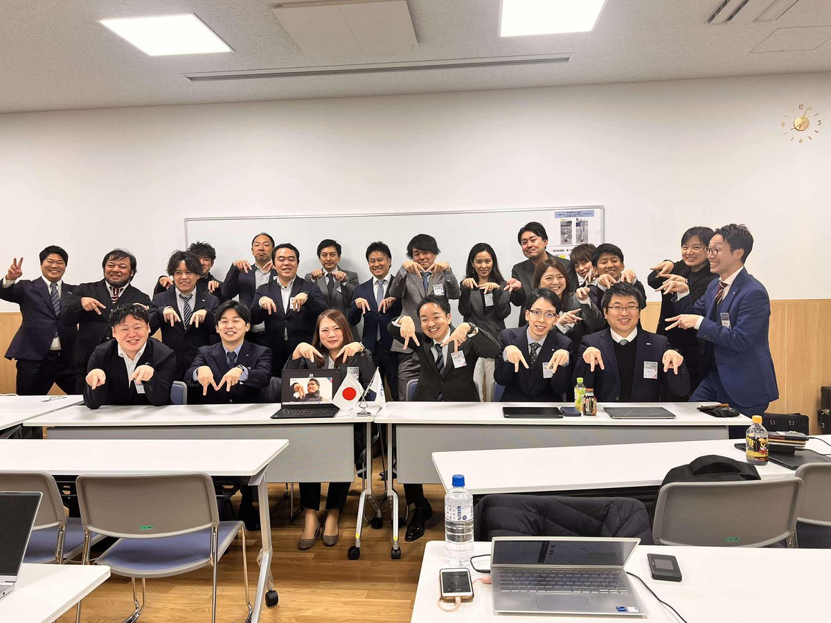 阿佐ヶ谷にて、最後の共生政策室会議が開催されました😊
神谷理事、藤間室幹事、
1年間お疲れ様でした✨

人と人は、共生！
はこれが最後かな。