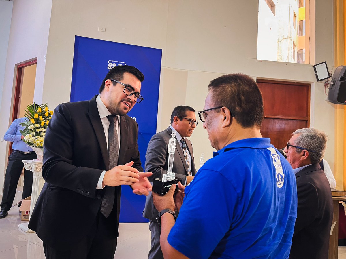 AdventistasMPN's tweet photo. 🤩Reconocemos y premiamos el esfuerzo de las #EscuelasBíblicasNT de más alto rendimiento de nuestra Misión Peruana del Norte 🙏🏼
#NuevoTiempo https://t.co/TtrB4x5QKD