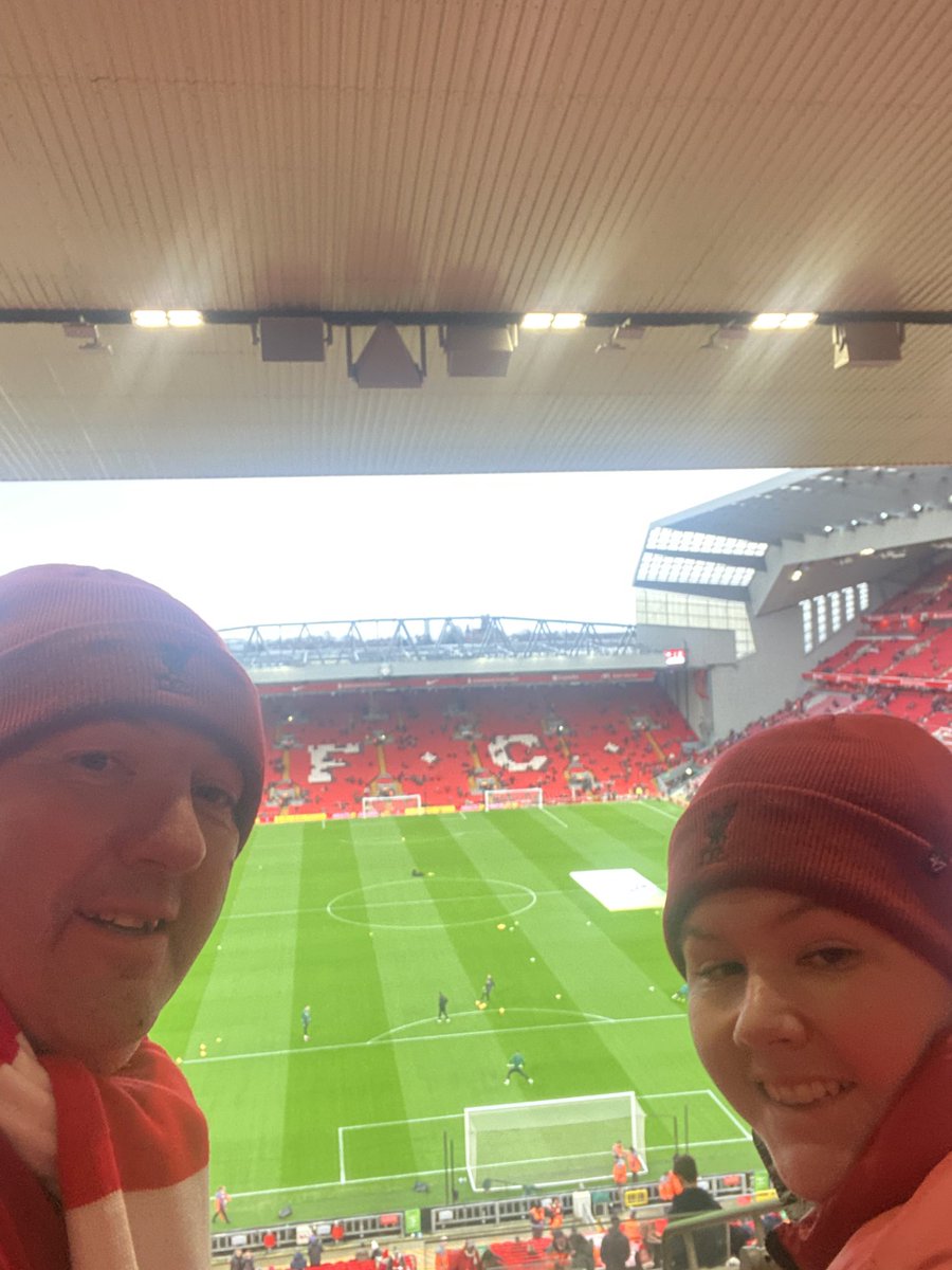 NathStockLFC97's tweet image. Great day supporting the red man shame about the result just wish we could do it more often🔴YNWA🔴