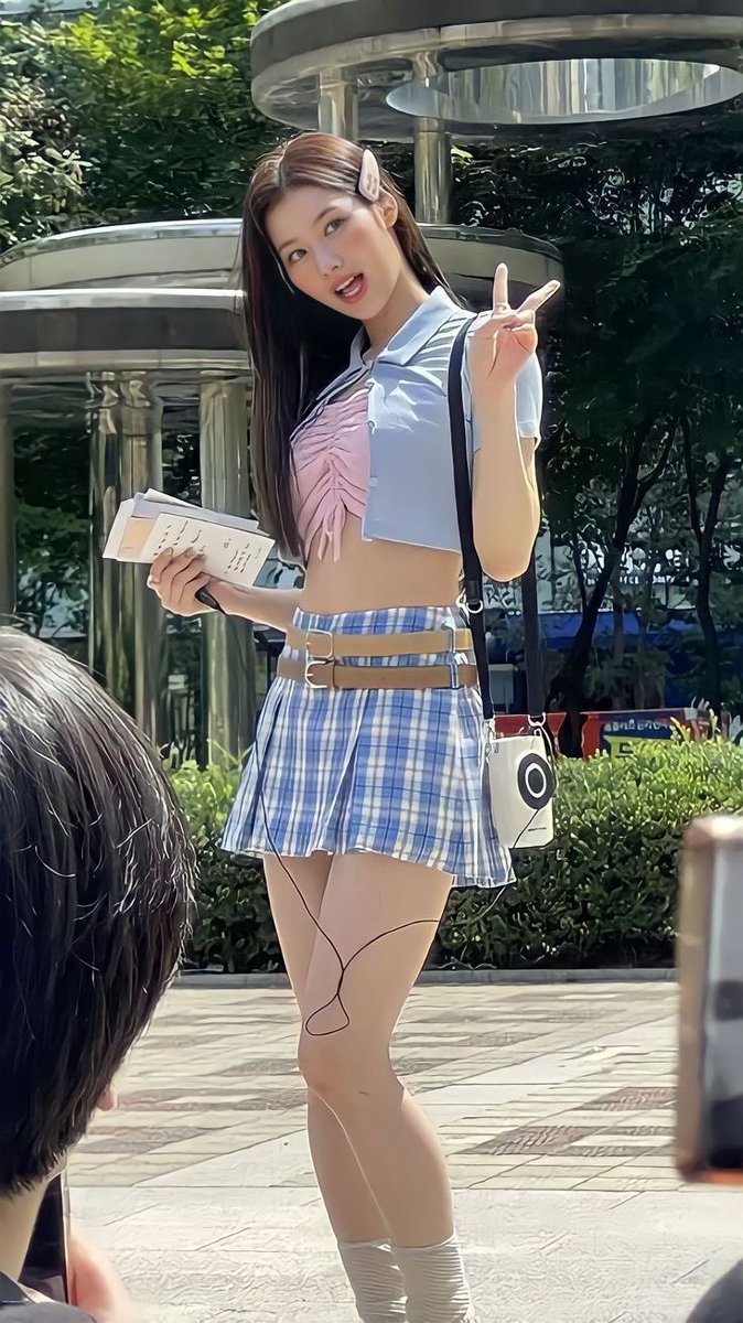 sanapiics's tweet image. sana looks so cute